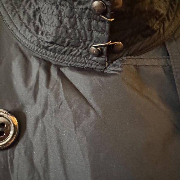 Burberry - Women's Black Nylon Short Rain Coat - Size USA 6 - AS-IS - Picture 9 of 12